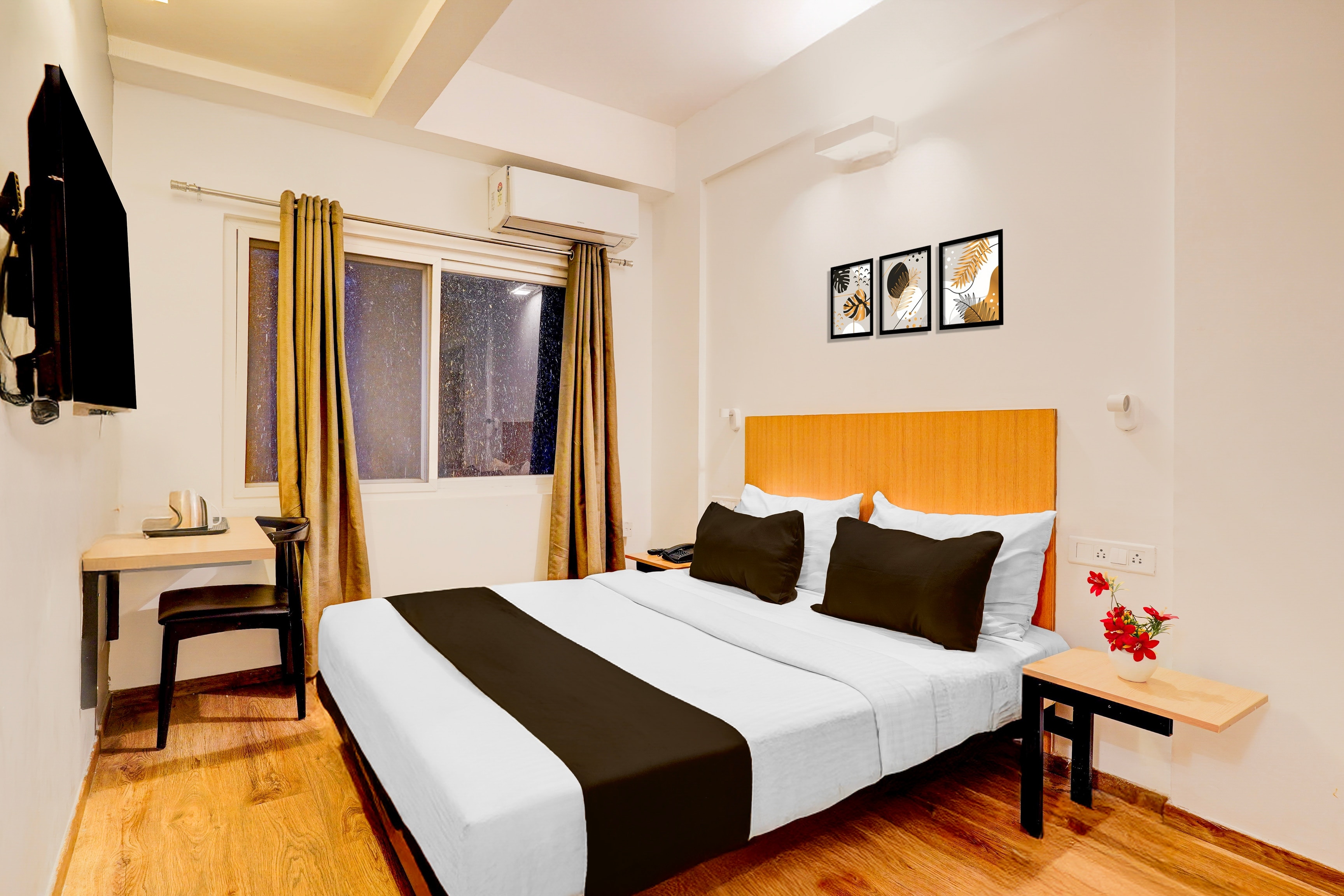 Super Townhouse HAL Indiranagar Extension - Tap to explore photos