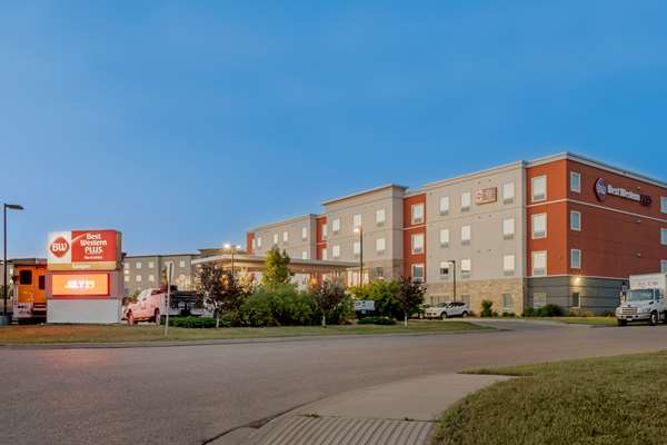 Best Western Plus Eastgate Inn & Suites - Tap to explore photos