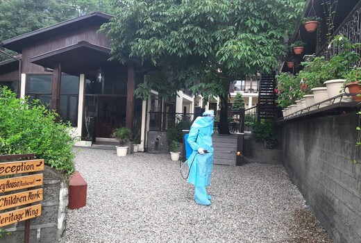 The Earl S Court By Leisure Hotels Nainital Inr 915 Off 5 6 0 0 Hotel Price Address Reviews