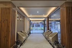 THE PINE CREST HOTEL & LOUNGE, Gangtok