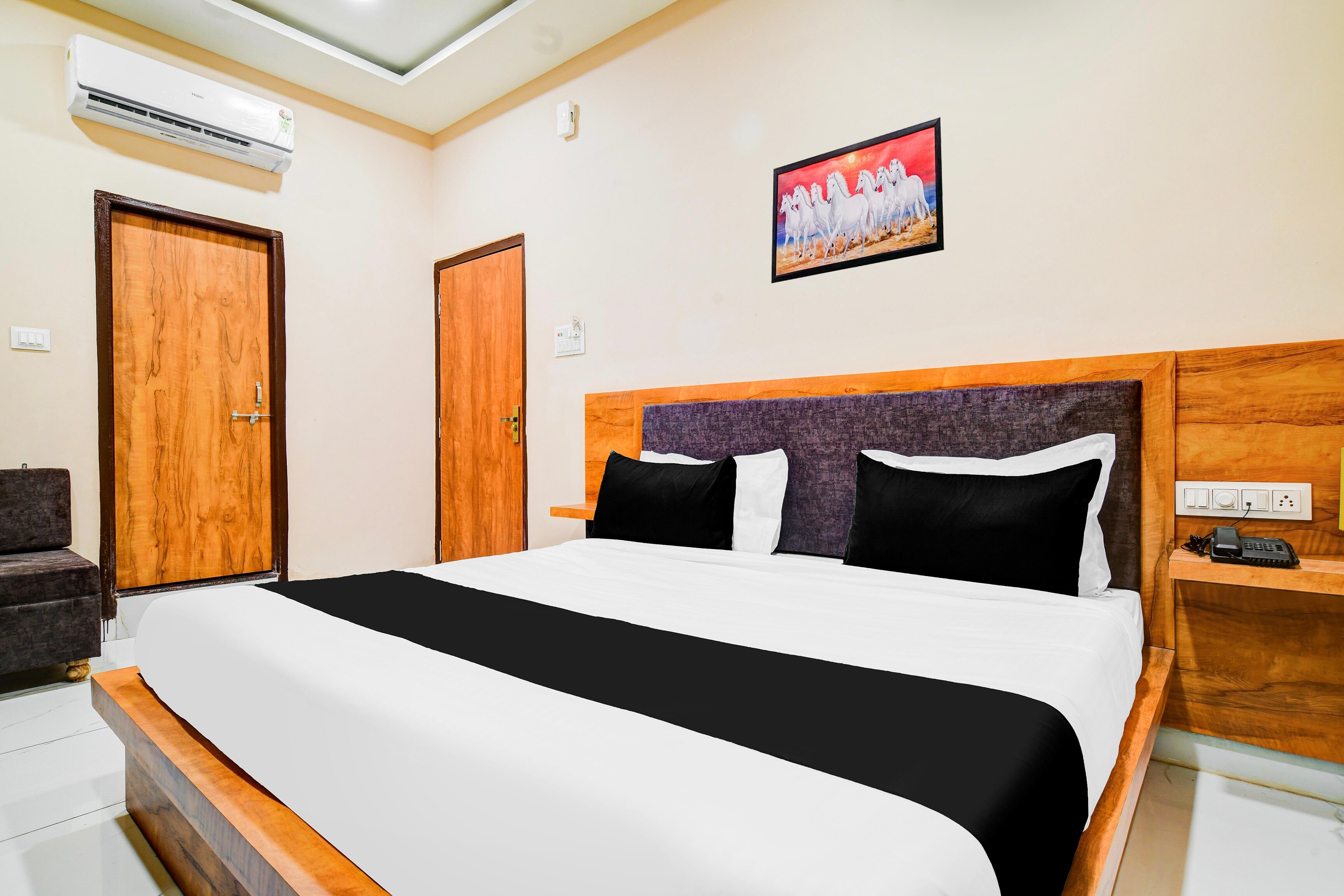 Hotel O Madhuban - Tap to explore photos