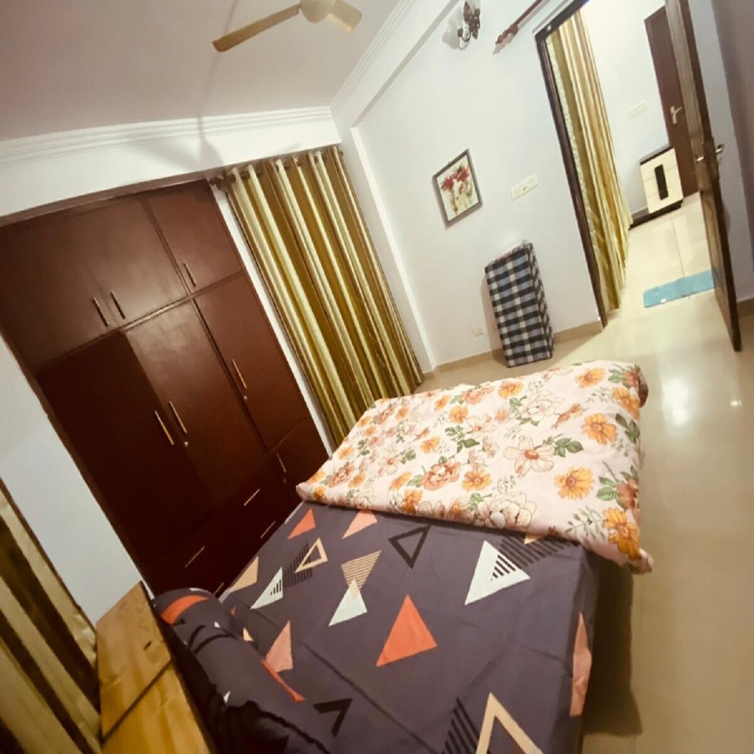 2BHK In VIP Area, Hazrat Ganj, Lucknow LKO-2 - Tap to explore photos