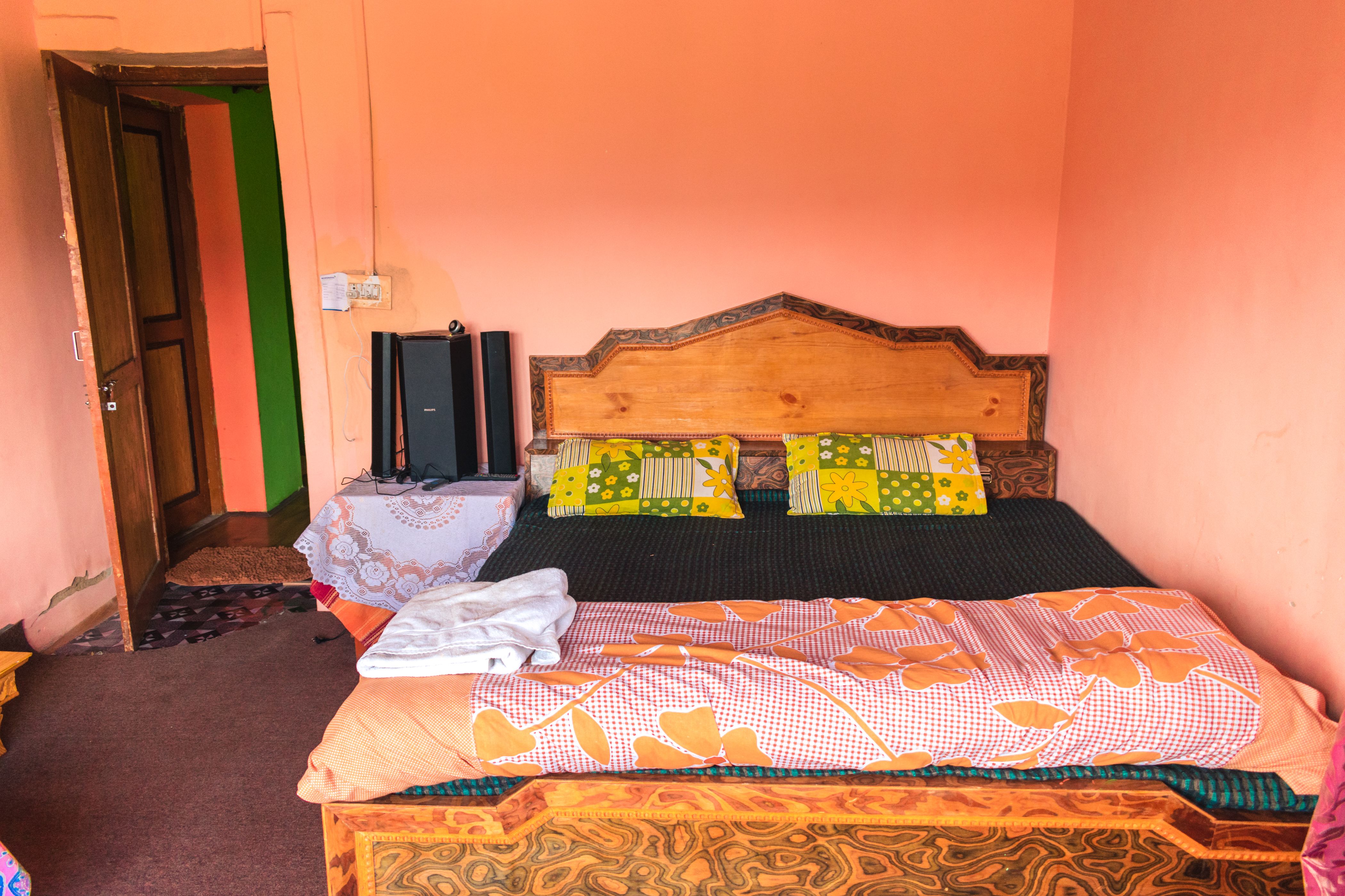 Gondar (Himalayan Farmstays) - Tap to explore photos