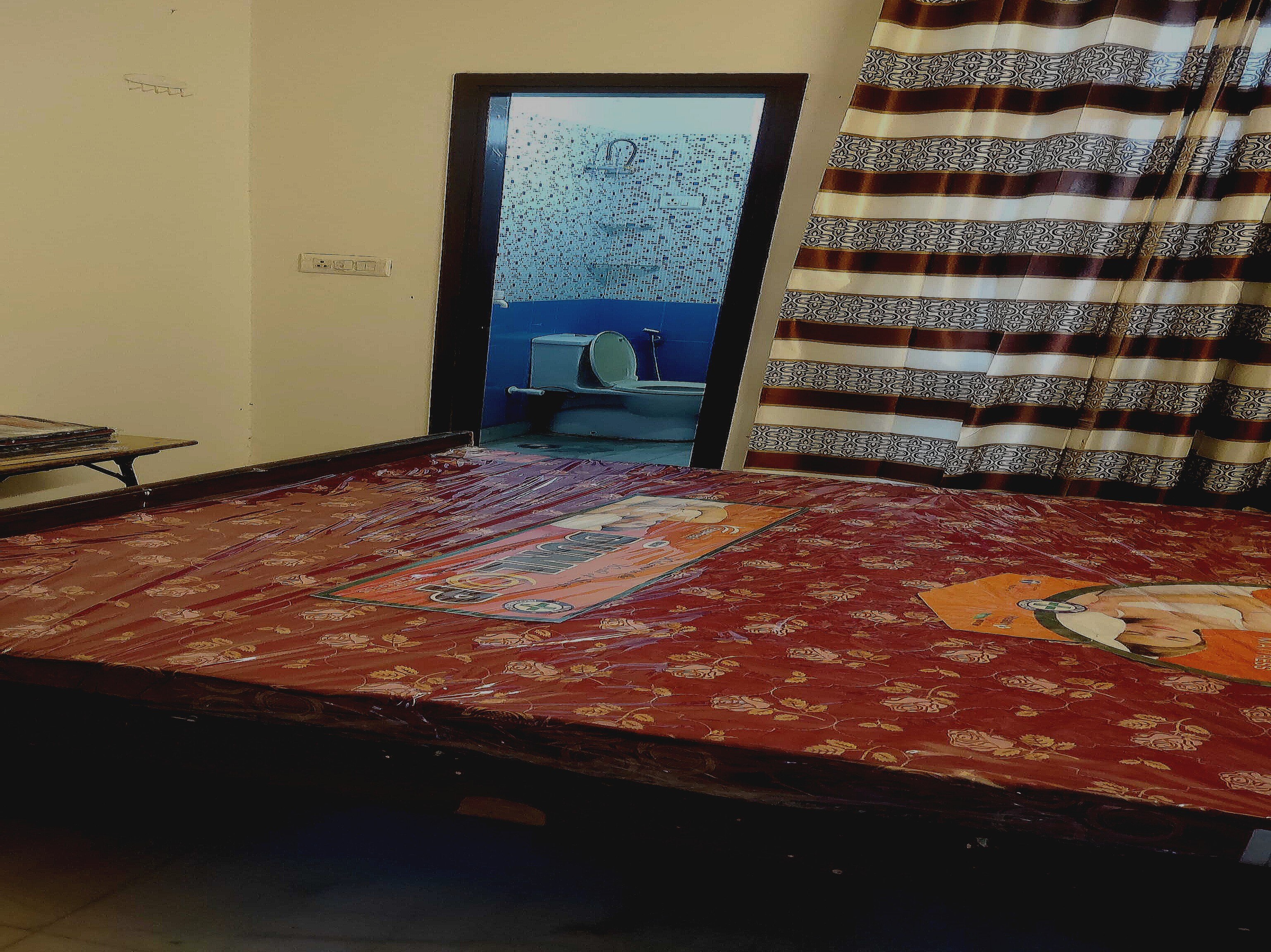 Hotel O Malik Guest House Near Omaxe Celebration Mall - Tap to explore photos