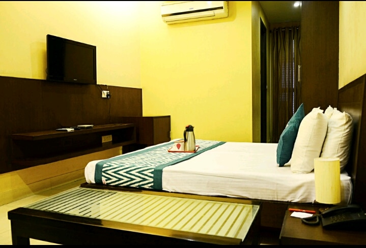 Hotel Pelican near Janakpuri - Tap to explore photos
