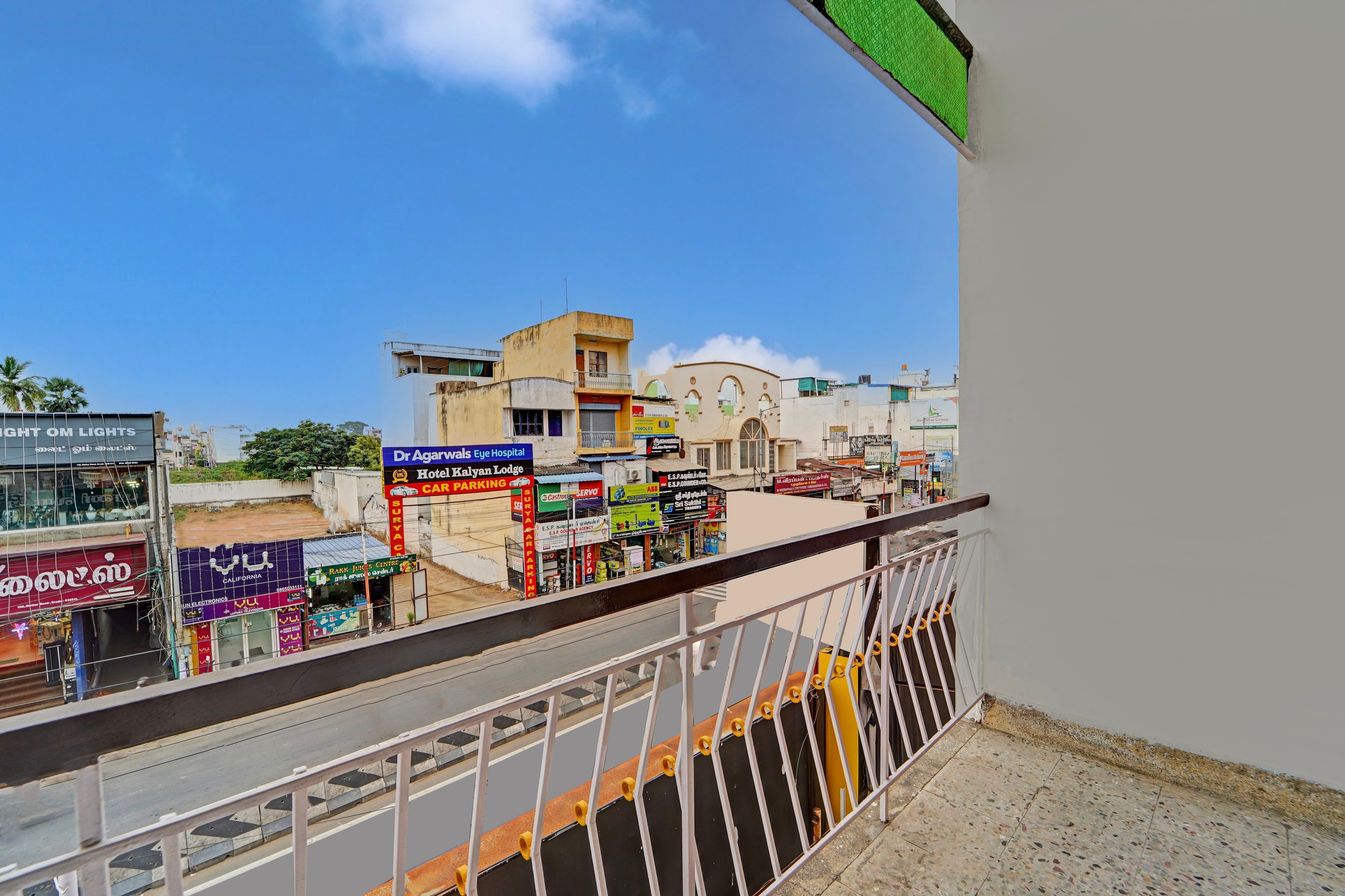 Super Hotel O Erode Bus Stand - Tap to explore photos