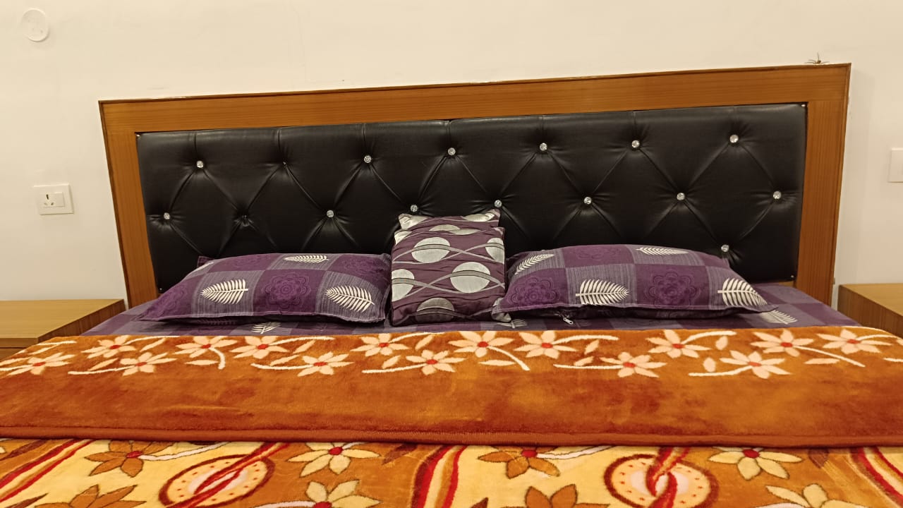 Itharna Vijay Raj Homestay - Tap to explore photos