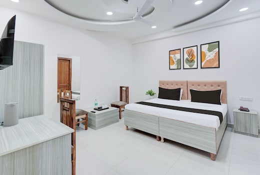Super Townhouse Sector 135 Noida