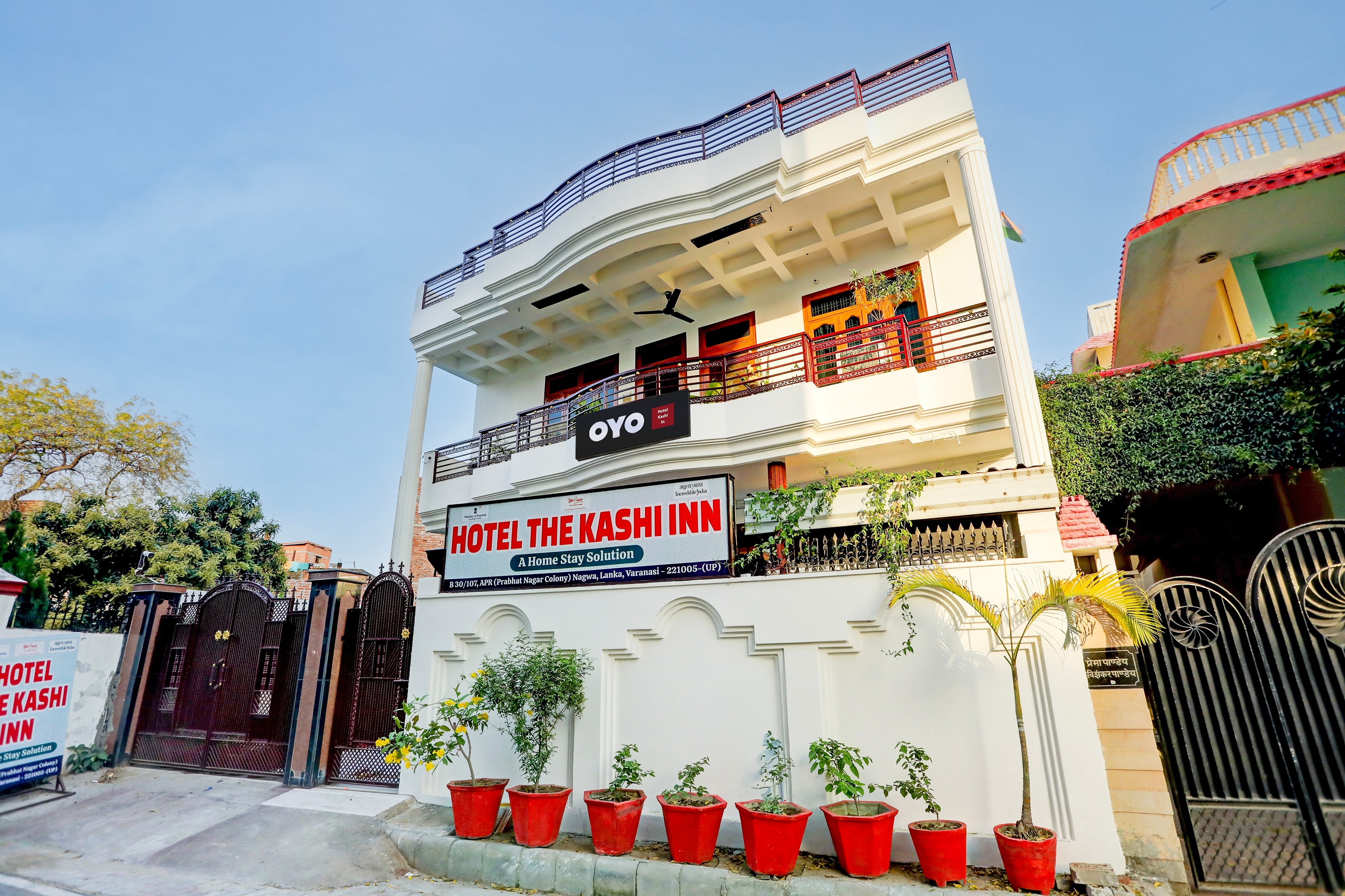 Hotel O Kashi Inn - Tap to explore photos