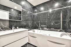 Chic studio w/ jacuzzi - 2P - Opera, Paris