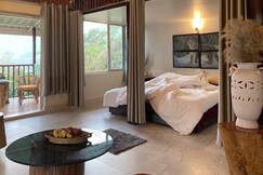 Malinggo Cottages || Mountain View with Balcony Luxury Cottage, Rishyap