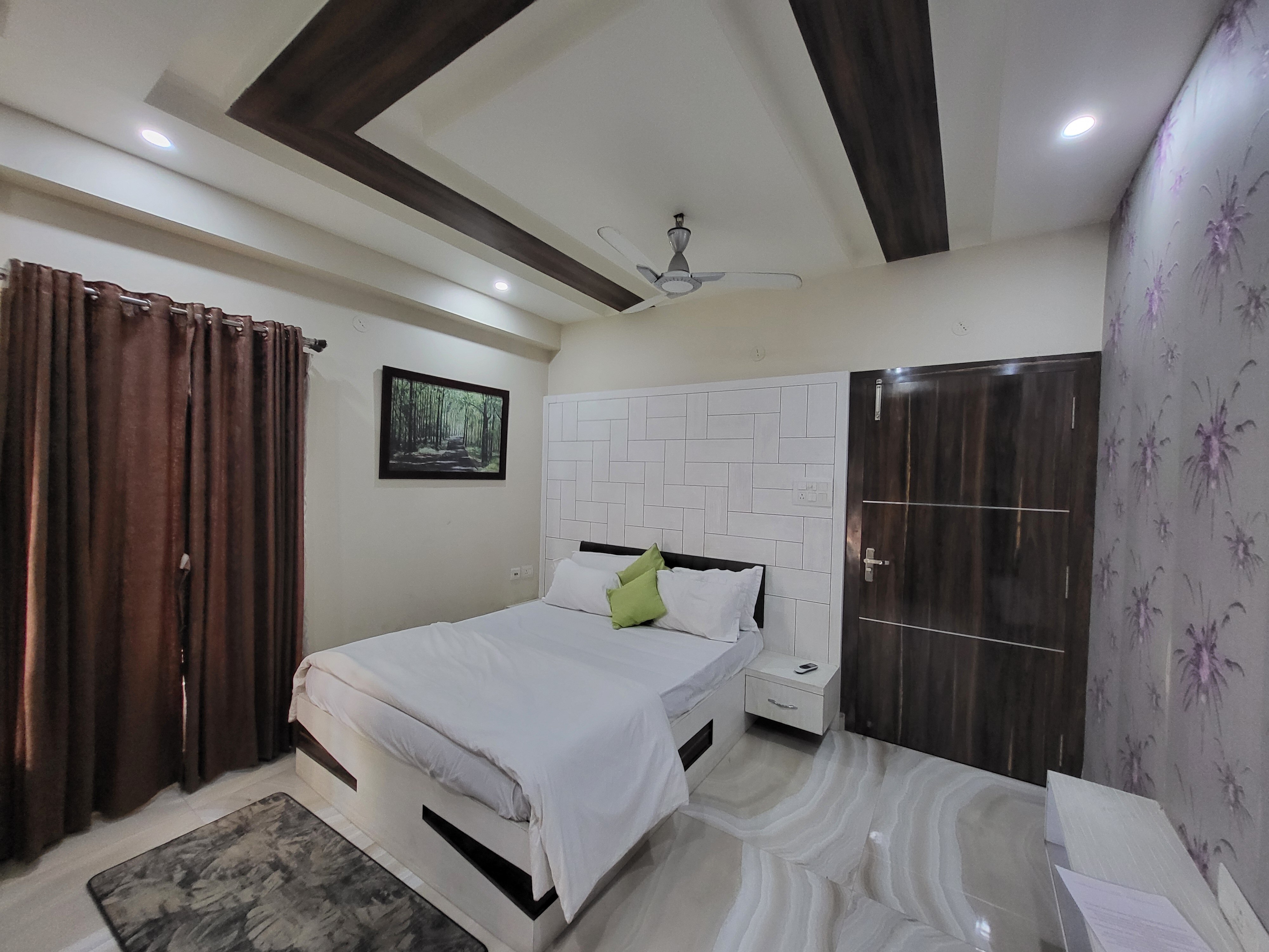 Relaxing City Abode By Elegance Homestays - Tap to explore photos