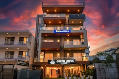 Hotel Green Lotus Luxe Near Huda City Centre Gurugram, Gurgaon