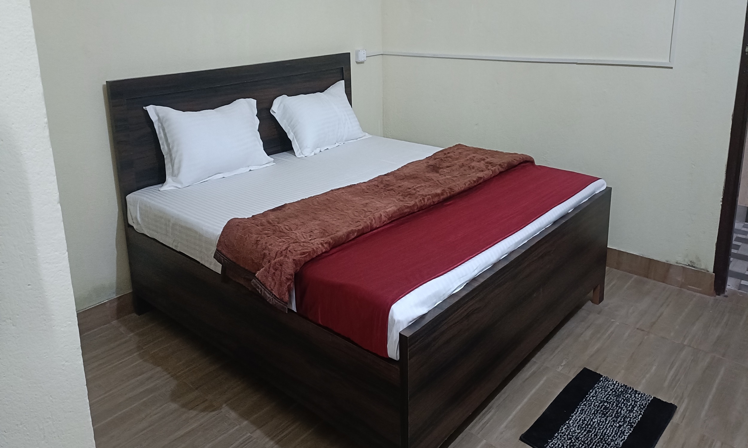 Hotel Mahabir Palace - Tap to explore photos