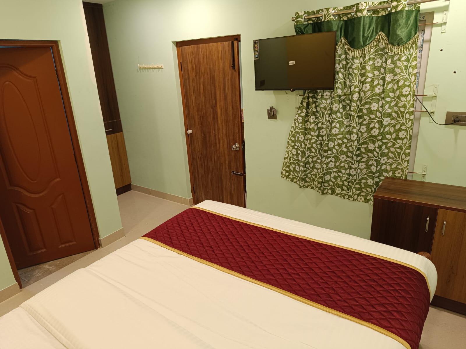 Sathya Residency Thandarampet - Tap to explore photos