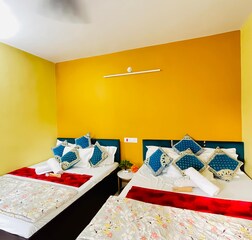 The Family Suit | Twin King Bed with AC and Garden View