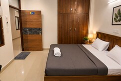 Z Express Strive, Near Max Multi Speciality, Noida