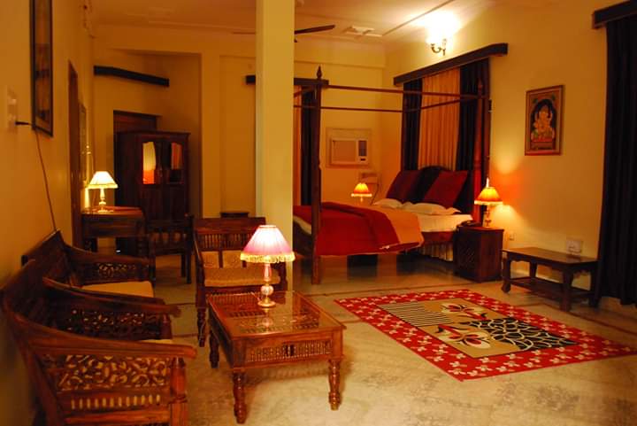 Pratapgarh Haveli - Tap to explore photos