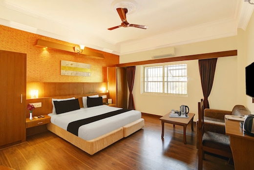 Super Townhouse Oak City Center Kushal Nagar