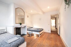 Deluxe Capital Street Stay for 12, Sluis