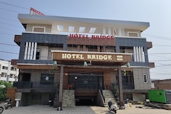 HOTEL BRIDGE, Unnao