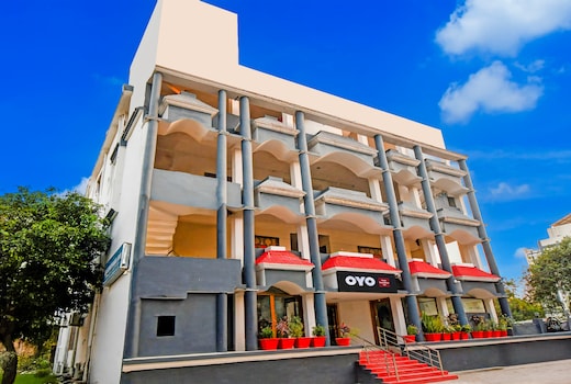 OYO Flagship hotel vasundhara inn