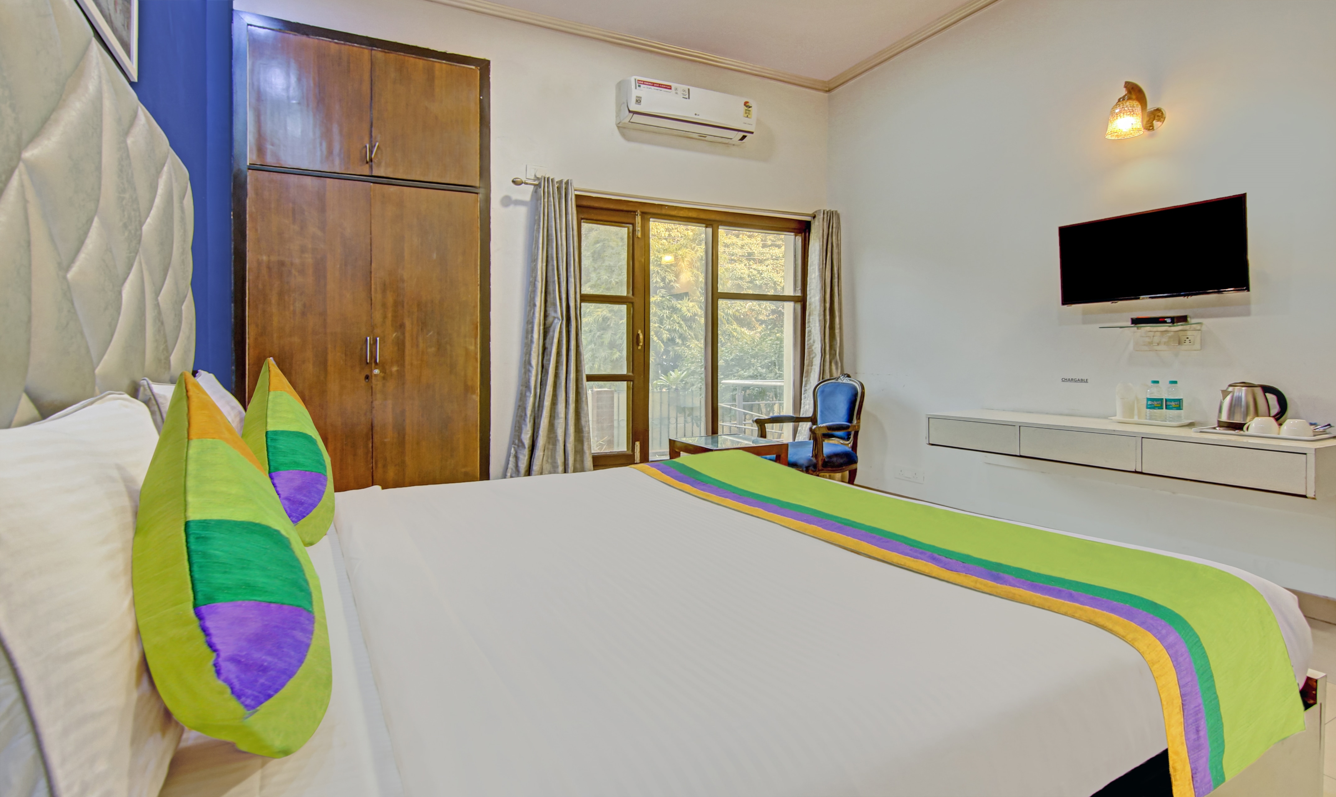Itsy Hotels Vizima - Tap to explore photos