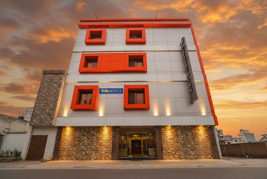 FabHotel Vedanta Inn - Nr. Sitabudli Fort