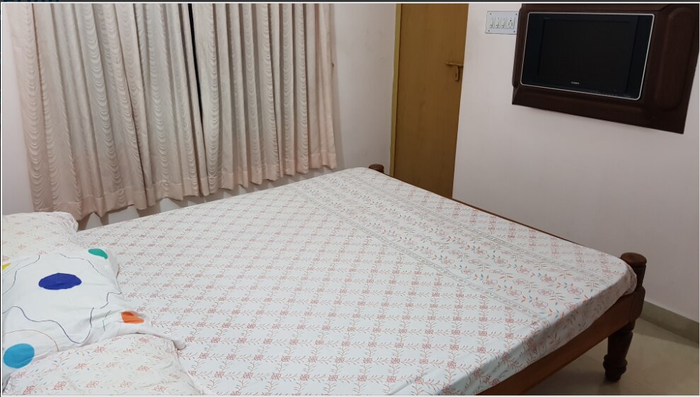 Emerald Dormitory and Homestay - Tap to explore photos