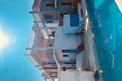 Pvt villa with swimming pool, Auroville