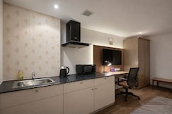 Jacuzzi Suite, Gurgaon