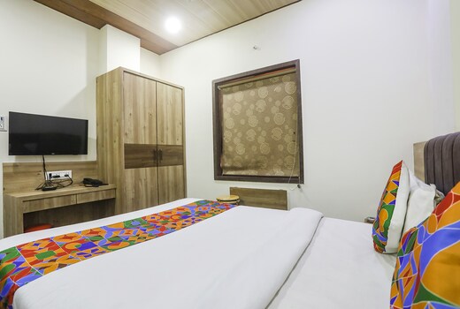 FabHotel Vedanta Inn - Nr. Sitabudli Fort