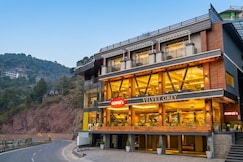 VELVET GREY, Kasauli