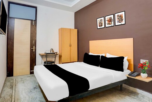 Hotel O KL khari Near Ashoka Park Mein Metro