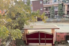 Travellers Nest Homestay, Mayang