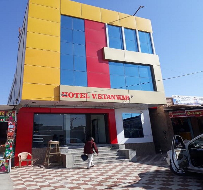 Hotel V.S. Tanwar and Guest House - Tap to explore photos