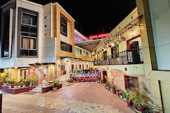 SARASWATI ( Pure Vegetarian ) - A COMPLETE FAMILY HOTEL
