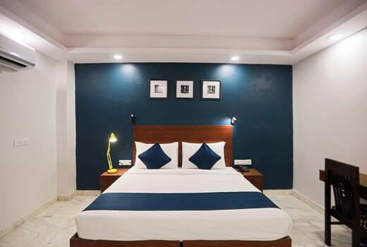 HOTEL SILVERKEY NEAR LIC BUILDING MAIN RD KHODA NEXT TO SHYAM OIL