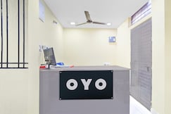 Hotel O HOLIDAY STAR IN Nampally Railway Station, Hyderabad