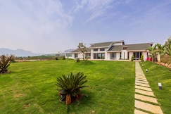 StayVista | Villa 107 at Canary Farms, Lonavala