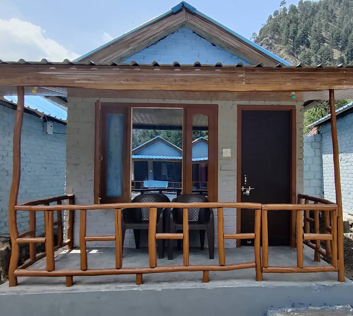 Lee Garden Himalayan Wooden Cottage - Tap to explore photos