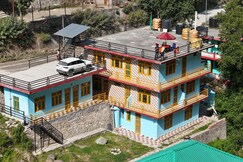 Pradeep RiverView Homestay, Sainj