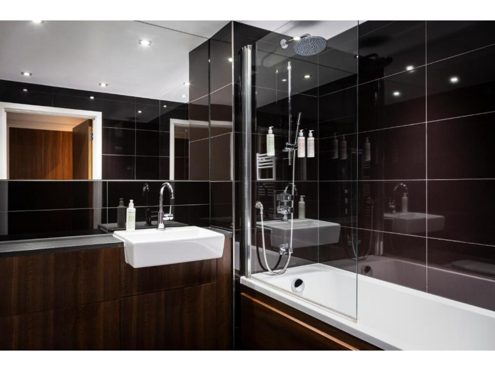 ADAGIO LONDON BRENTFORD - Tap to explore photos