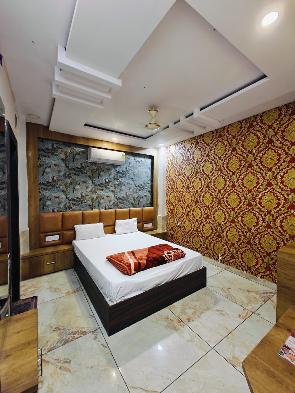 Hotel Jainam Palace - Tap to explore photos