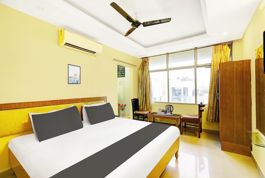 Hotel O Padmavathi Puram Near Railway Station