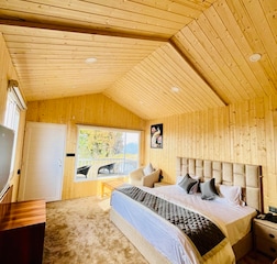 SUPER DELUXE COTTAGE