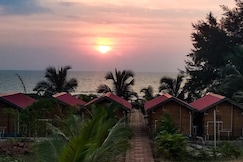 Tropical Cabanas, Malvan