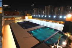 Luxurious suite with swimmingpool @spectrum metro, Noida