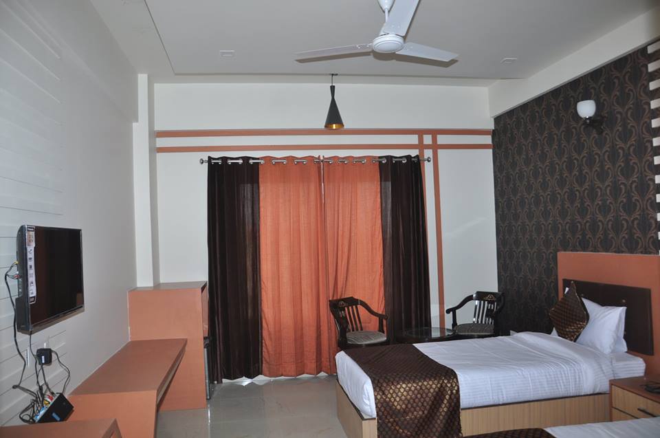 HOTEL BNS INTERNATIONAL - Tap to explore photos