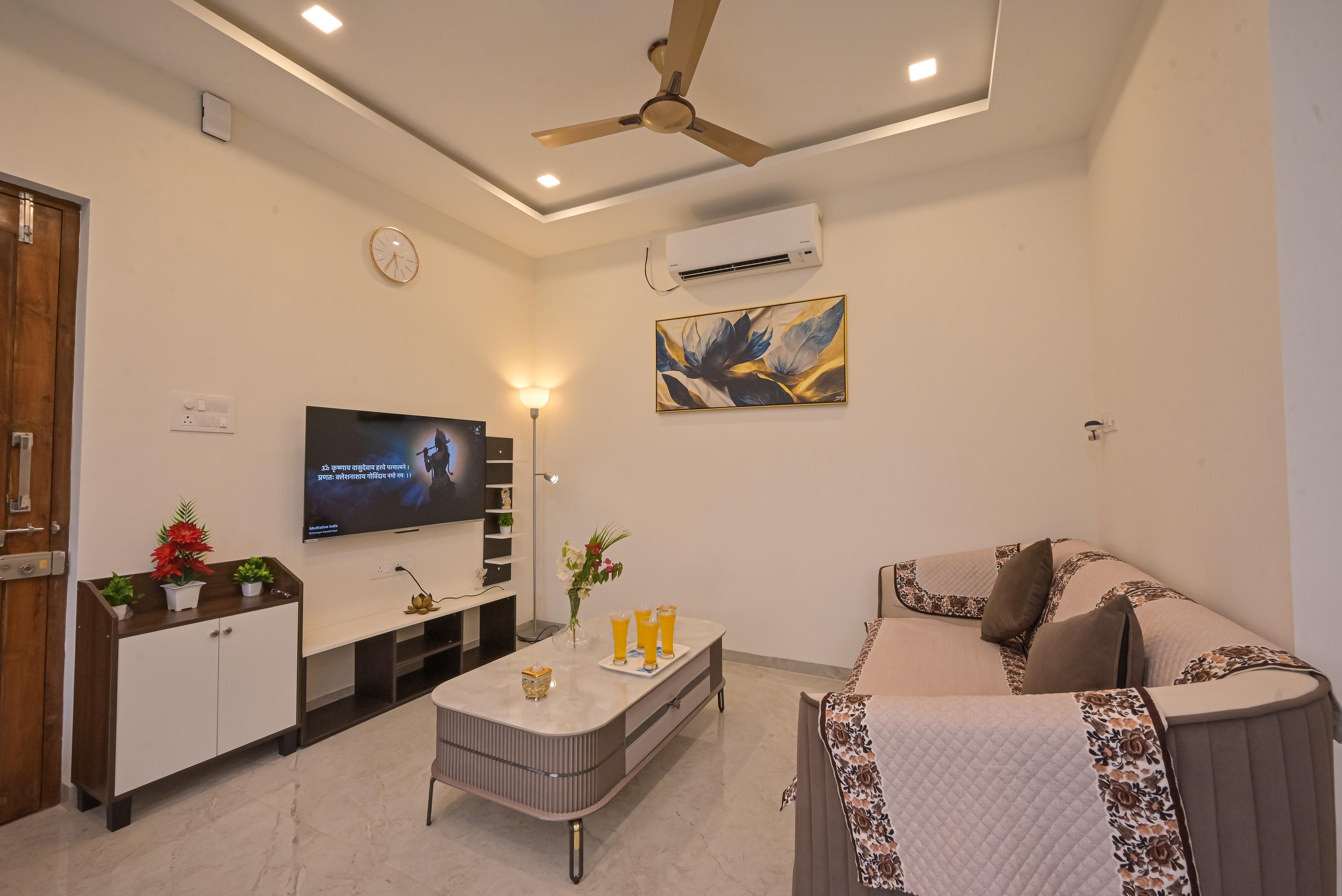 4BHK Vivanta w Lawn & Common Turf by Jalanta Stays - Tap to explore photos